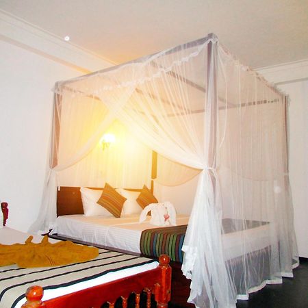 Shanika Beach Inn แทนกาลเล ภายนอก รูปภาพ