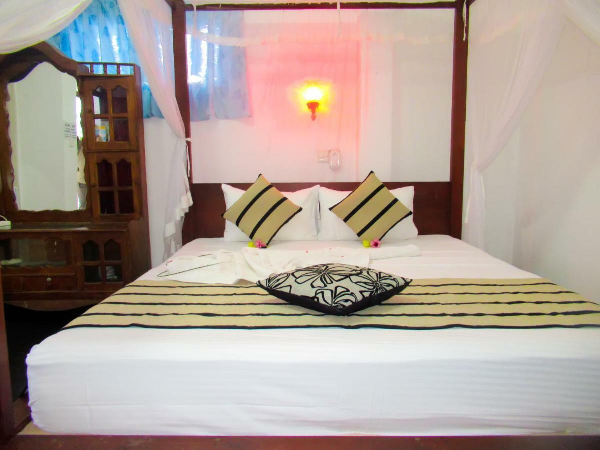 Shanika Beach Inn แทนกาลเล ภายนอก รูปภาพ